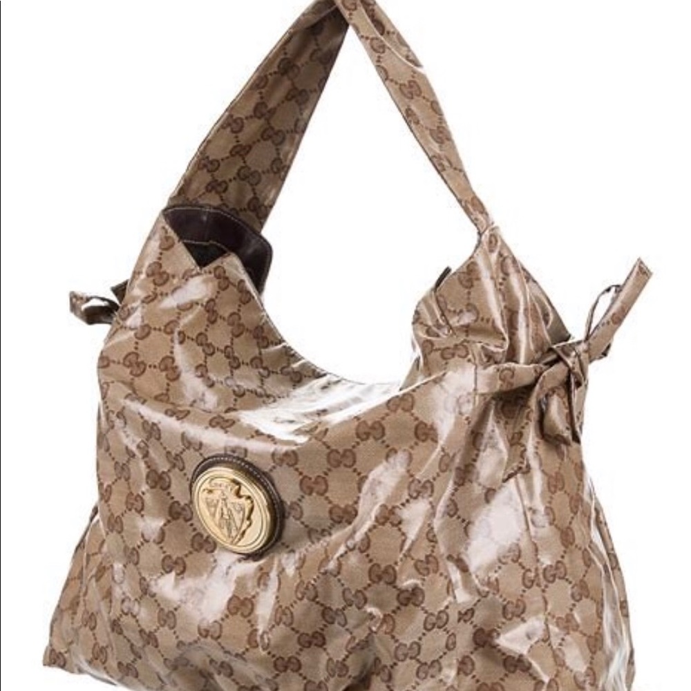 Authentic Gucci Shoulder bag in Mint Condition